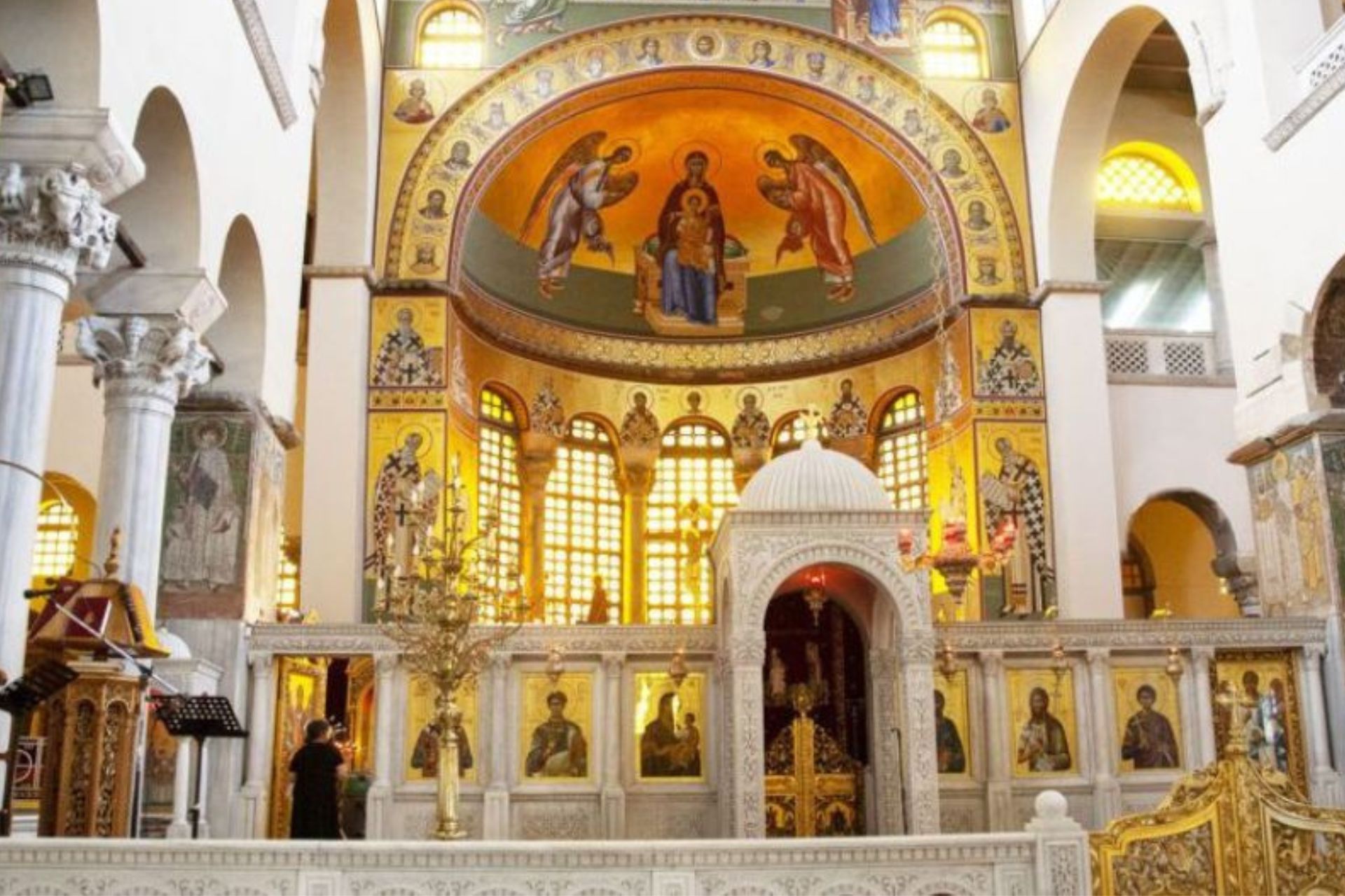 church st demetrios interior