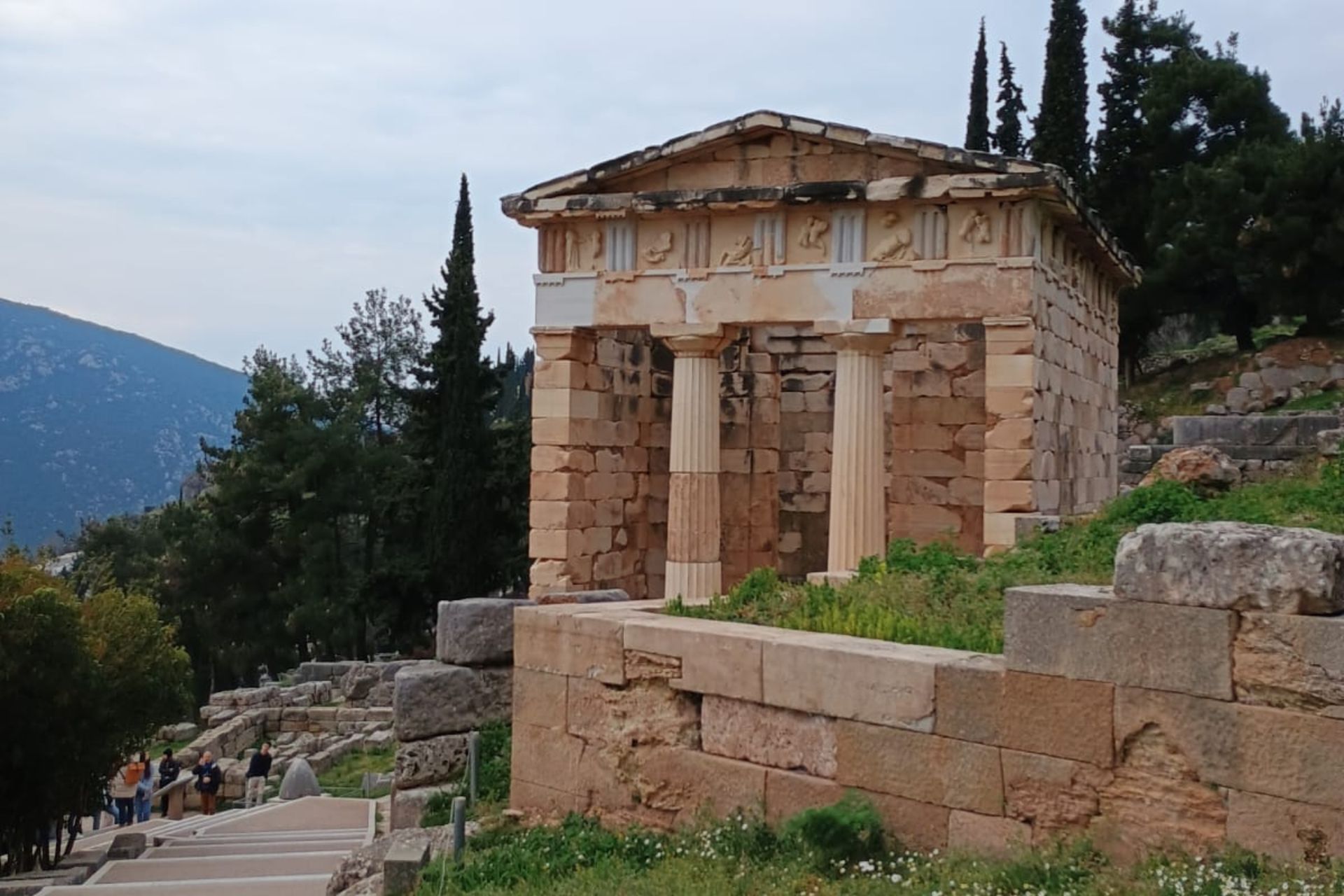 quinto giorno  delphi sito archeologico